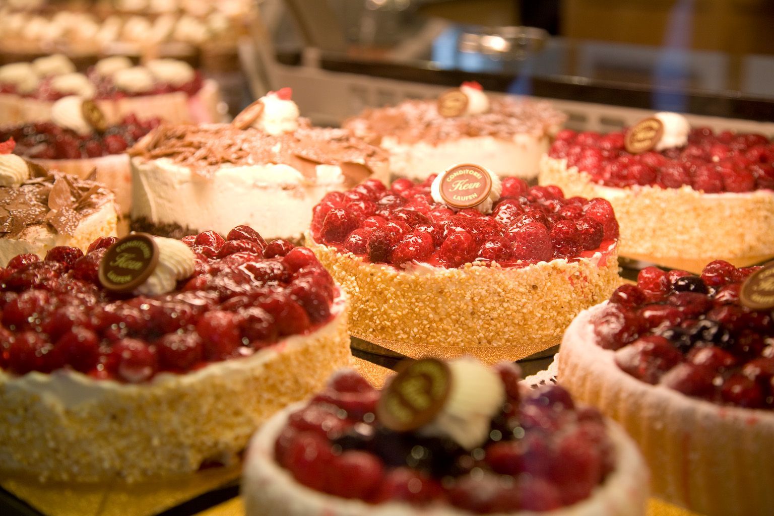 Erdbeerquarktorte - Kern Konditorei-Café GmbH - Laufen