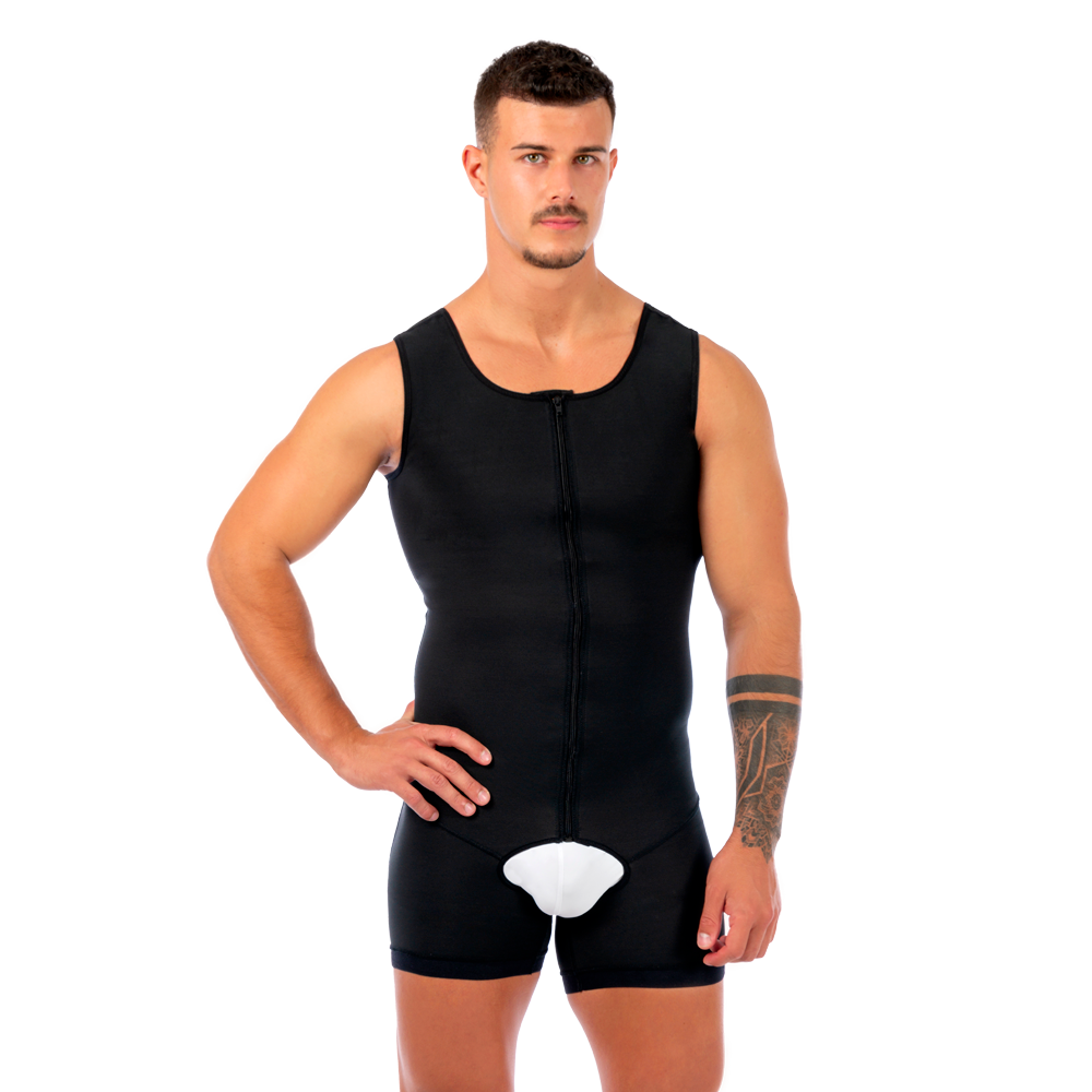 Modèle avec un vêtement compressif pour grande brûlure