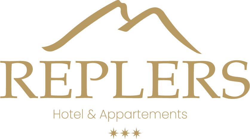 Das beige Logo von Replers Hotel & Appartements zeigt eine Bergsilhouette über dem Namen und drei Sterne darunter.