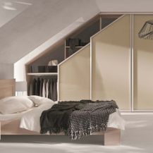 Schrank für Dachschräge