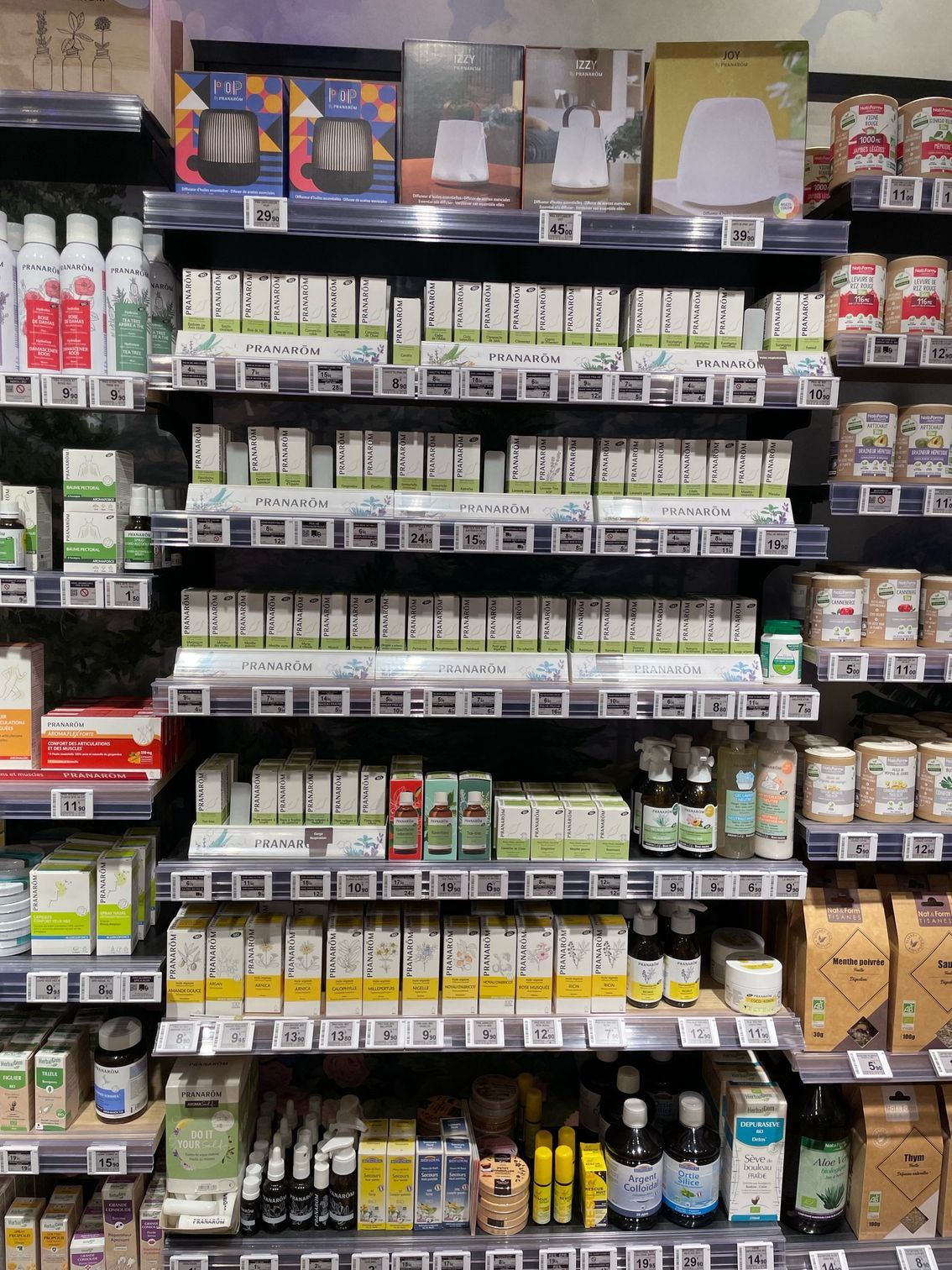 Devanture des produits de la marque Pranarom