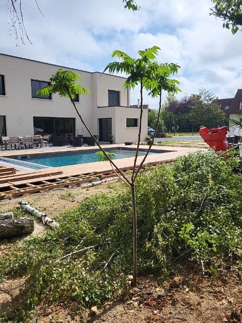 Création d'une terrasse autour d'une piscine
