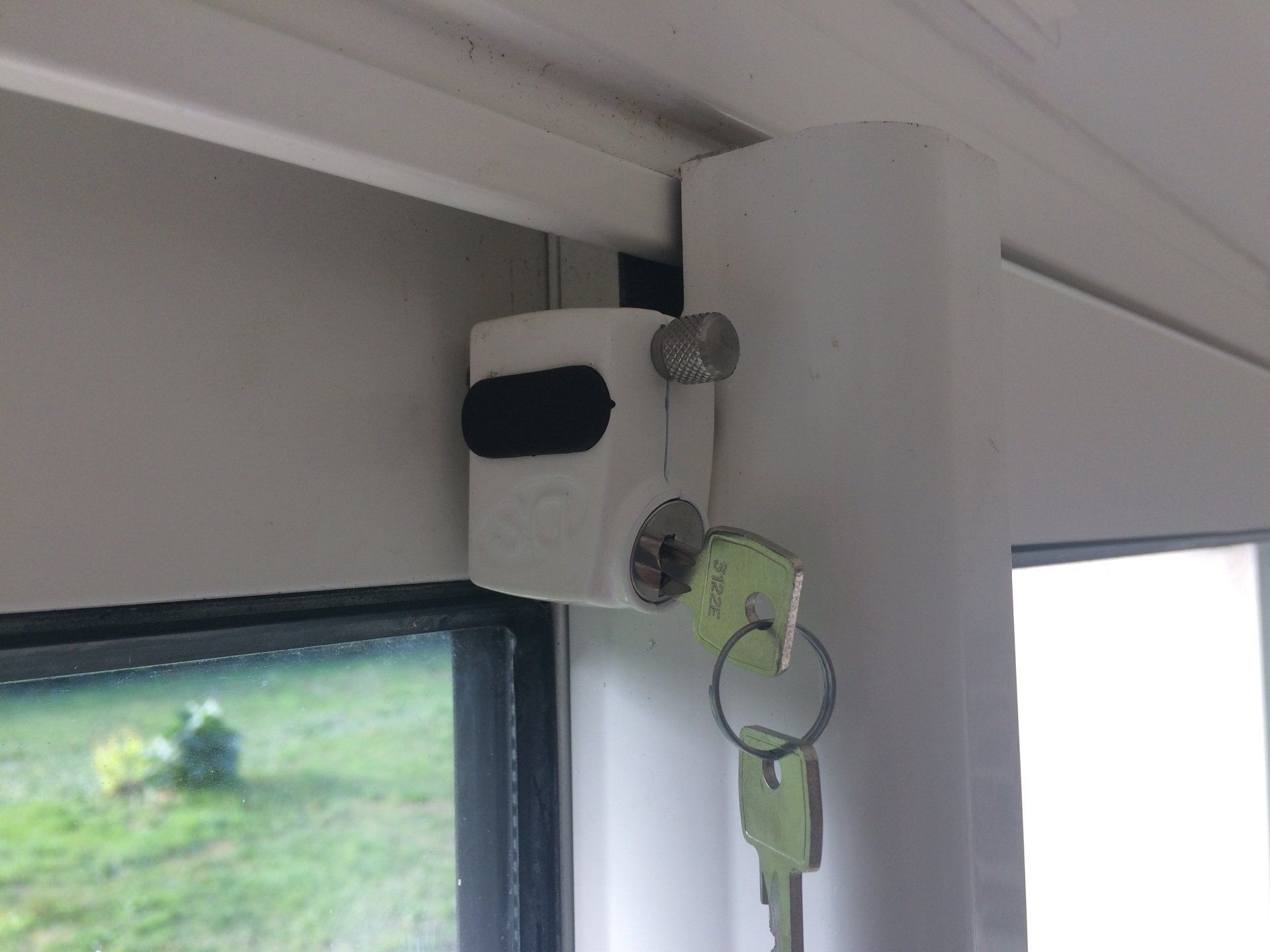 Verrou de sûreté pour baie coulissante