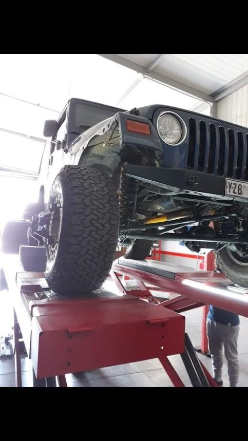 Βουλκανιζατέρ – Ελαστικά Λεωνίδας