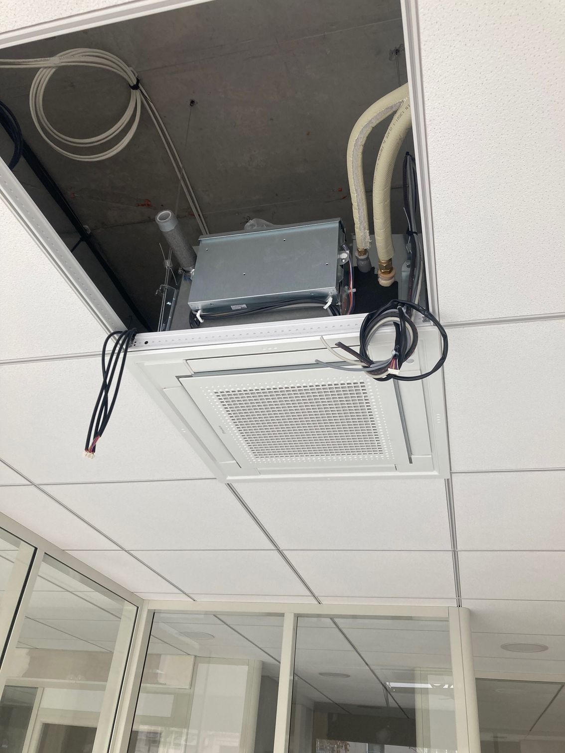 Climatisation au plafond