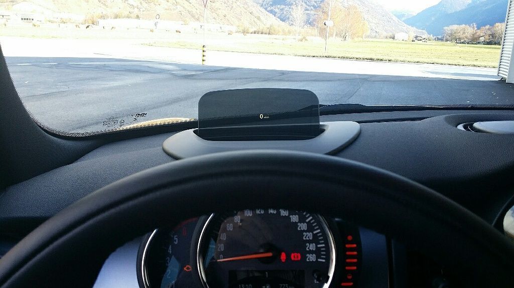 Head-UP Display ......... z.B. Anzeige von Fahrgeschwindigkeit!