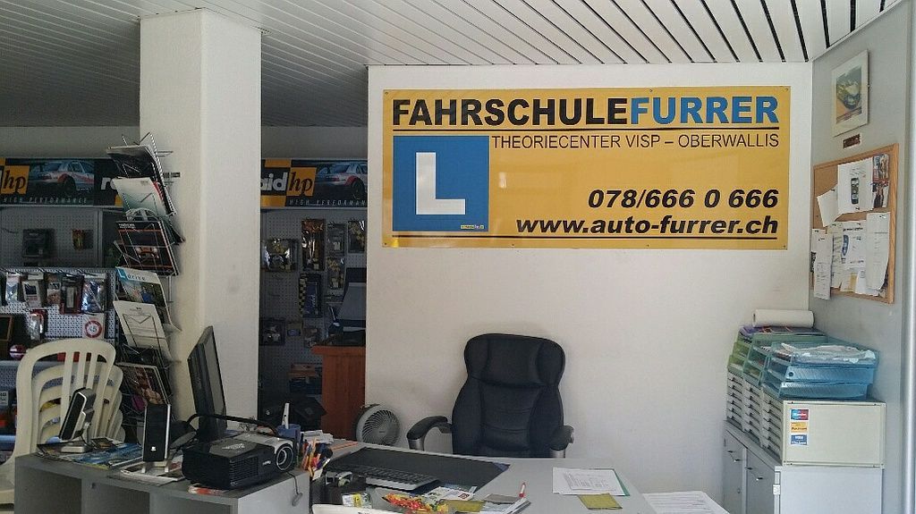 Ein Blick auf meinen Arbeitsplatz im Theorielokal Visp