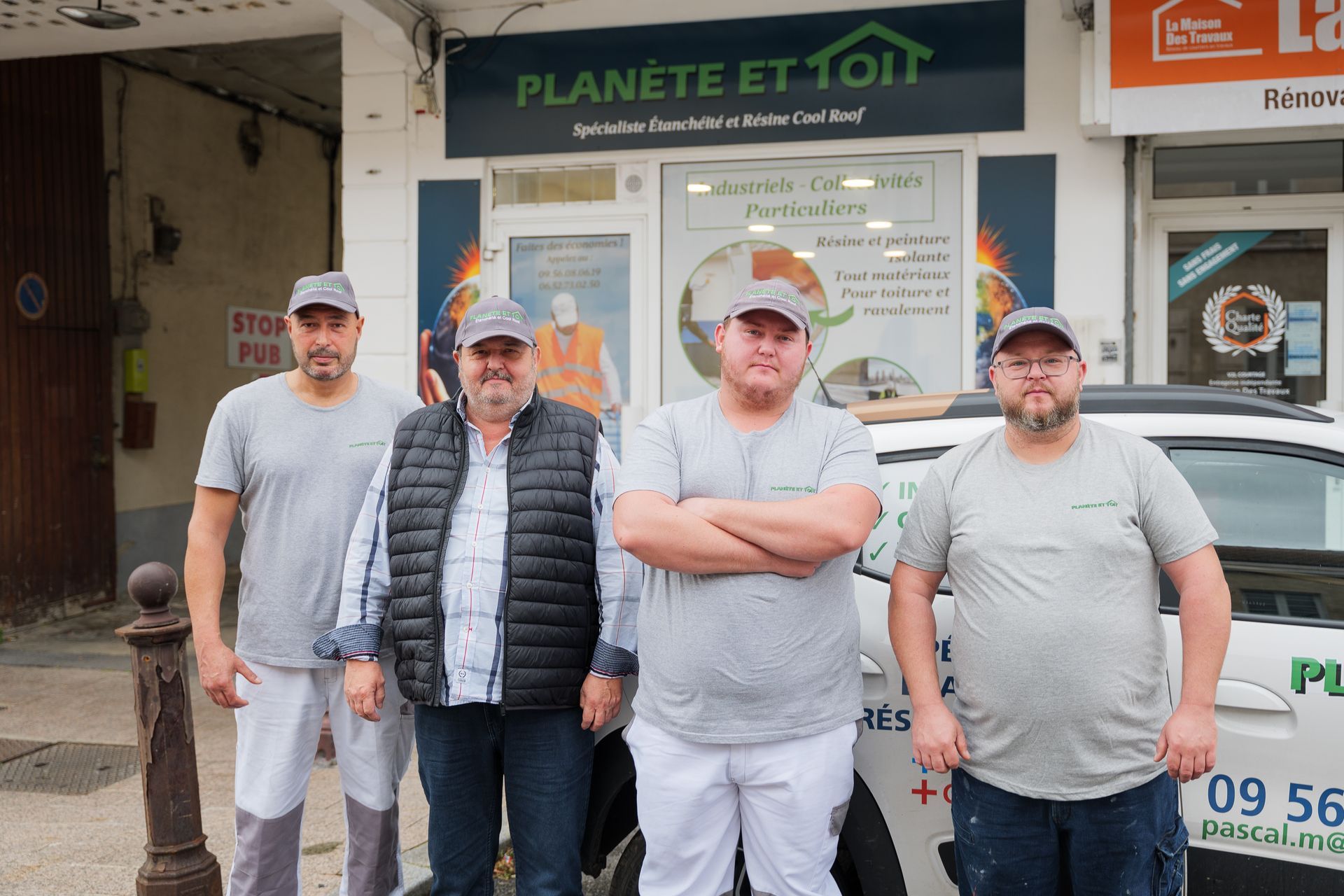 L'équipe d'artisans de Planète et Toit