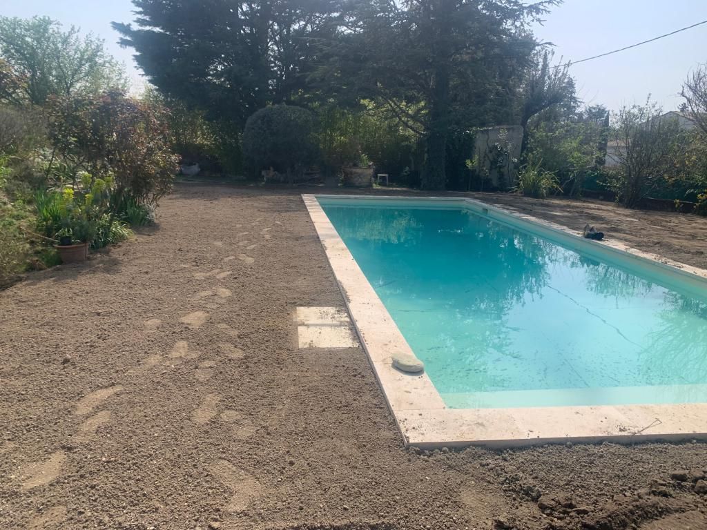 Terrassement bord de piscine