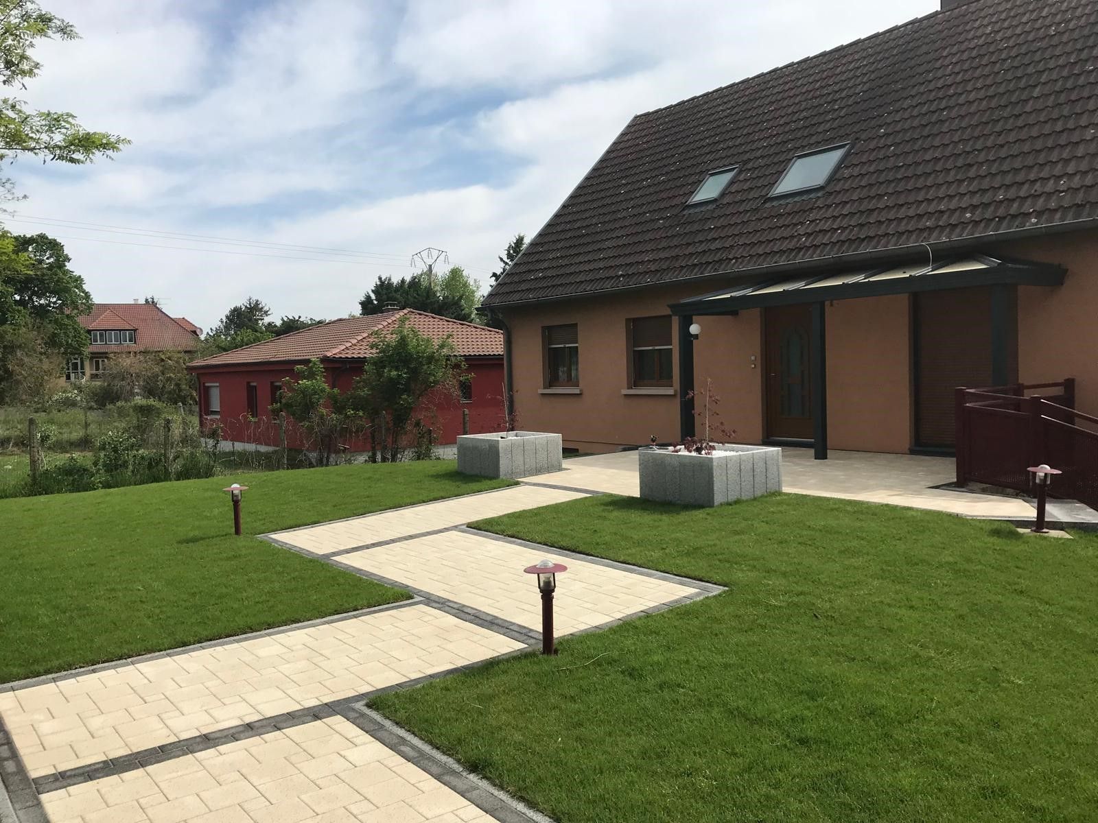 Pavage et gazon en plaques