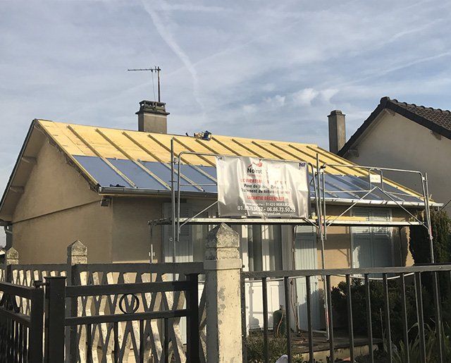 Intervention d'une pose de couverture pour la rénovation d'une maison