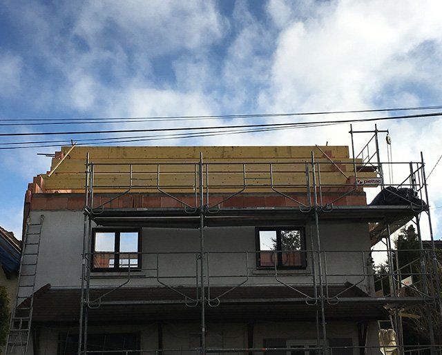 Chantier de charpente réalisé par l'entreprise de couverture Noirot Toiture