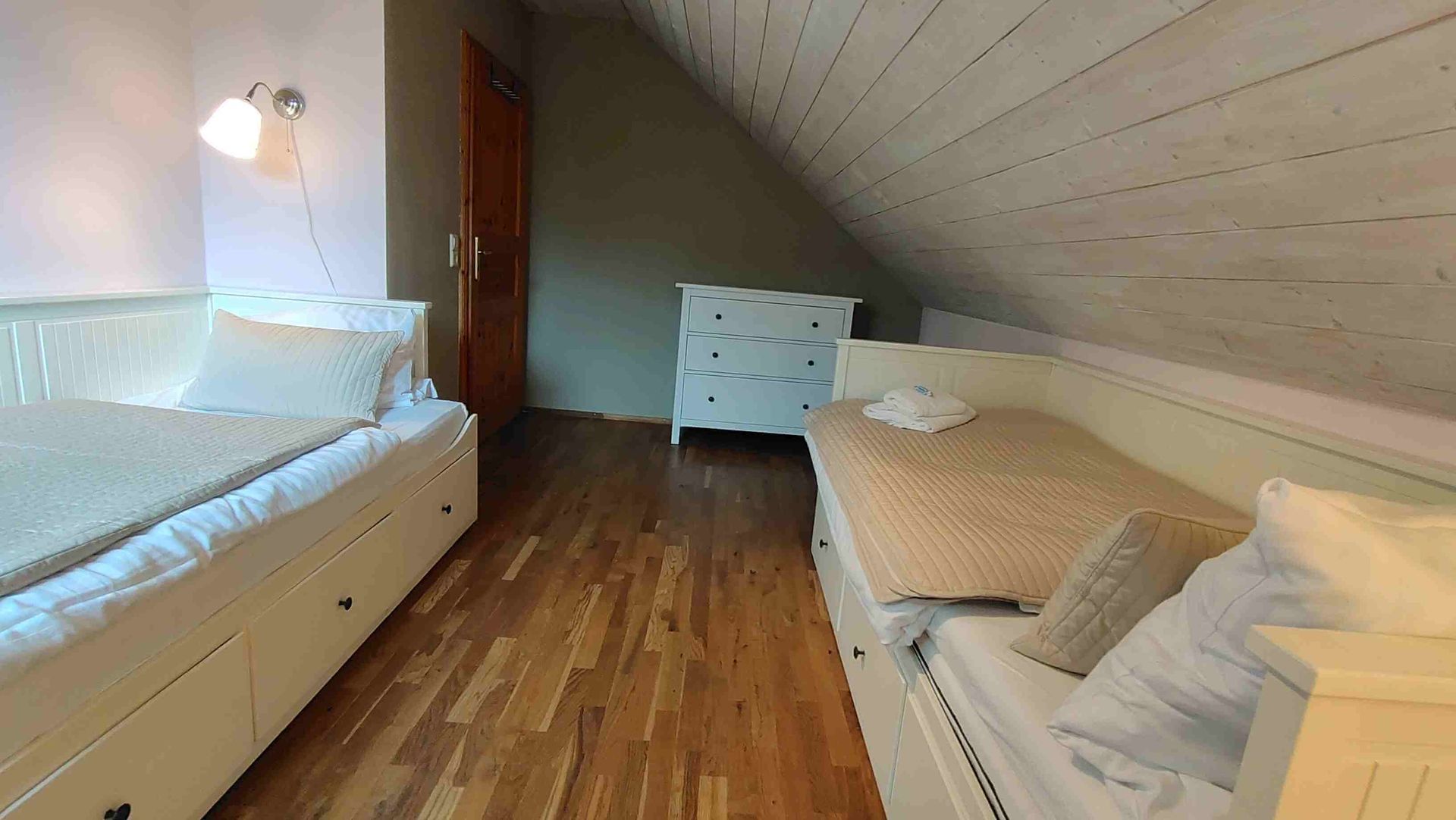 Schlafzimmer 5