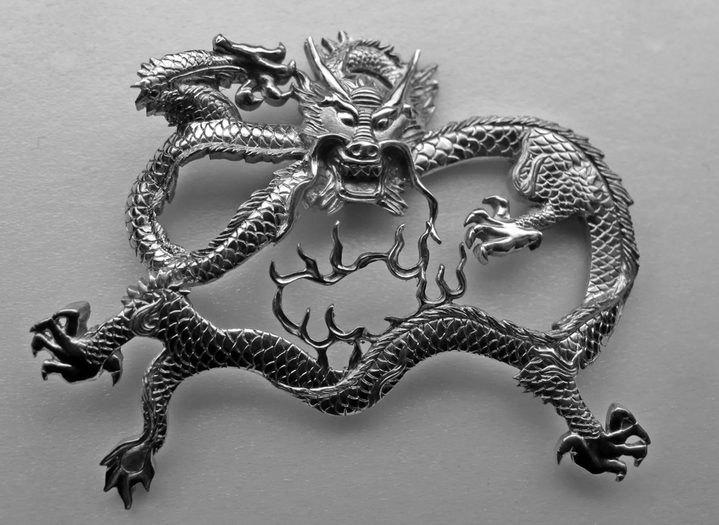 Dragon orientale en métal