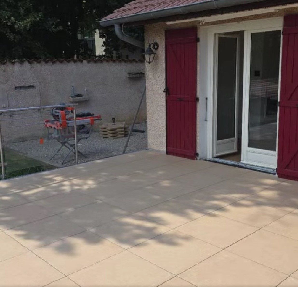 dalle grès 60 x 60 sur plots