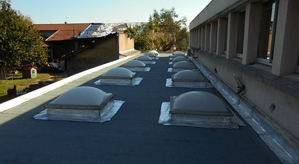 Toiture avec lanterneaux