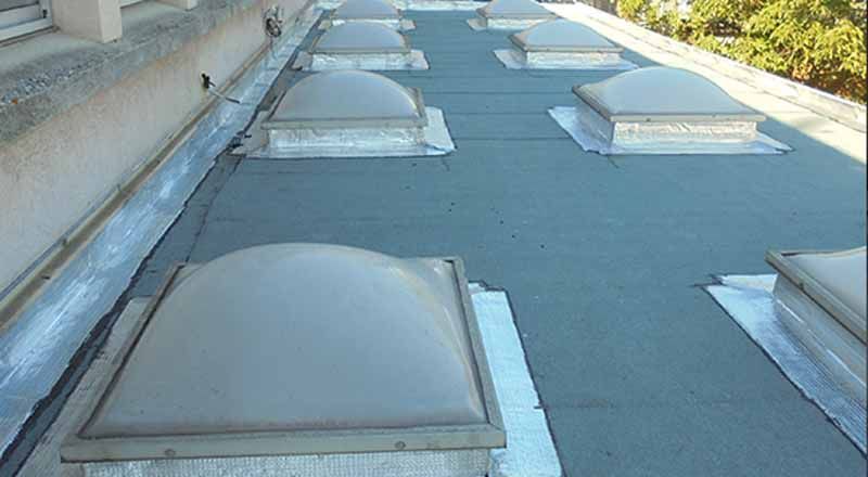 Puits de lumière sur un toit