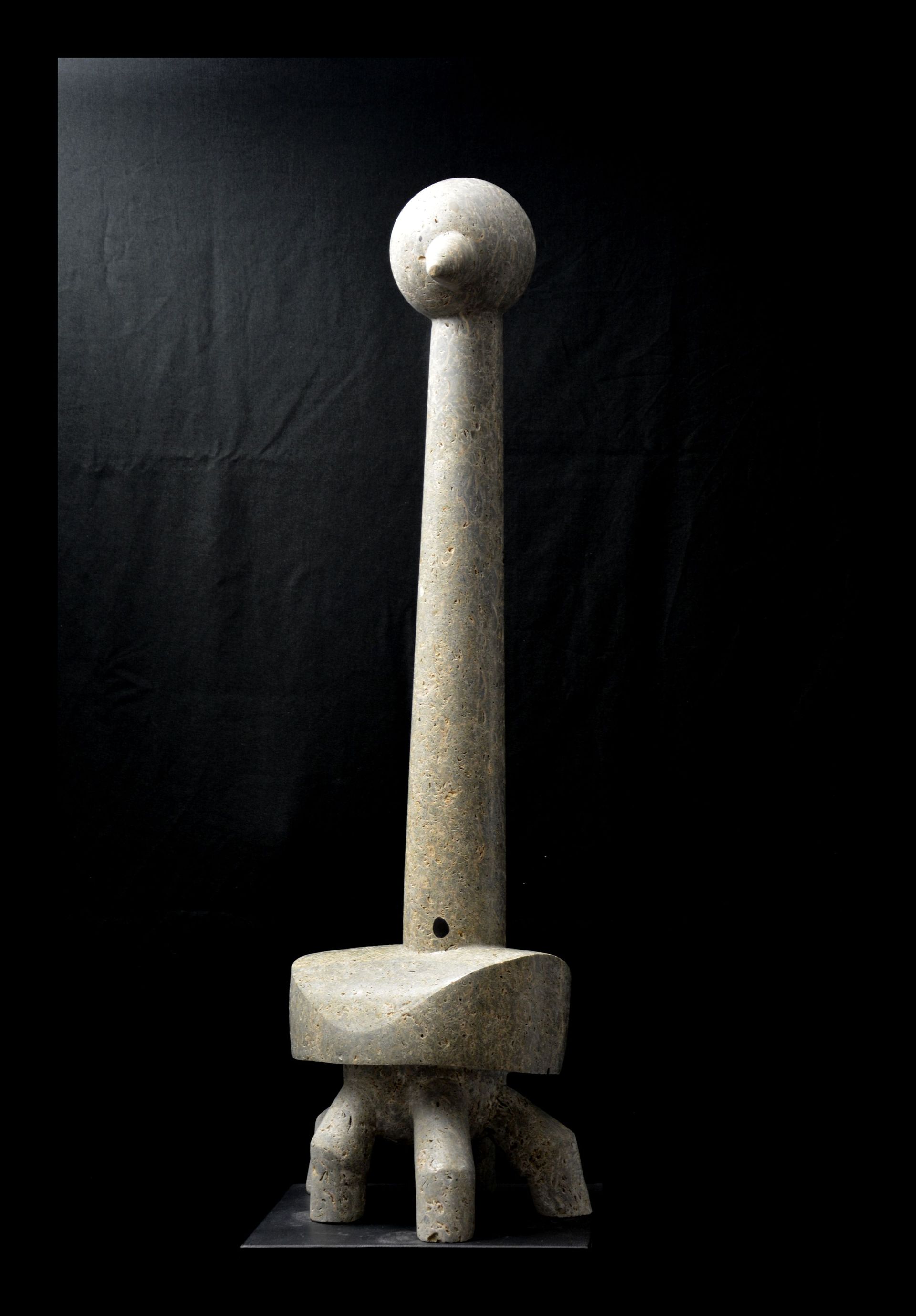 Indigné. 2021. Grès de la Molière. 99 cm