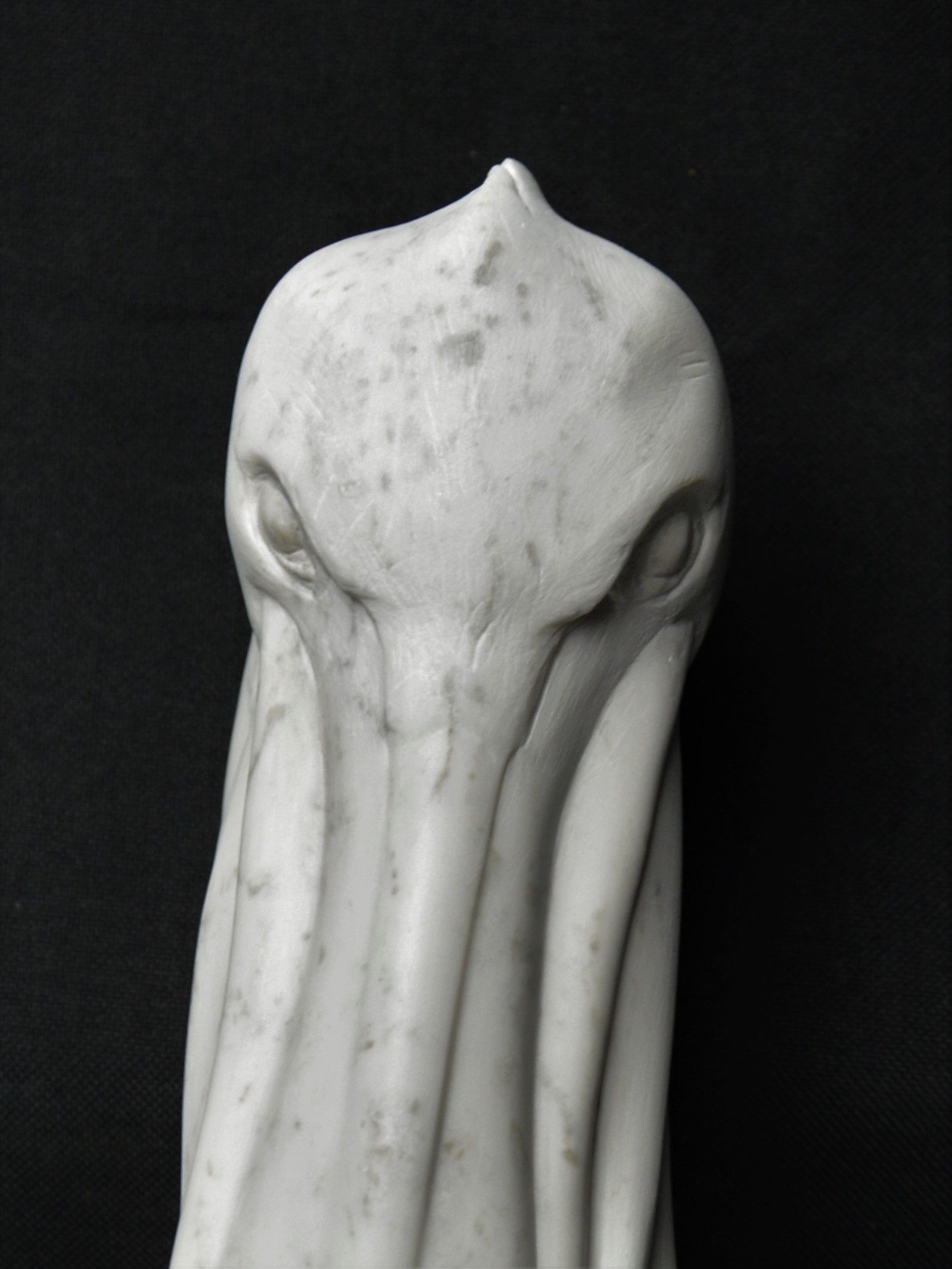 Pélican. 2022. Marbre de Carrare 40 cm