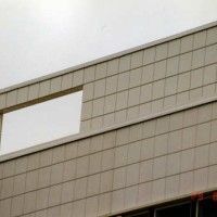 Julkisivukasetteja ja julkisivulamelleja valmiiksi asennettuina