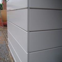 Julkisivukasetteja ja julkisivulamelleja valmiiksi asennettuina