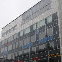 Julkisivukasetteja ja julkisivulamelleja valmiiksi asennettuina