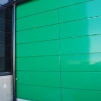 Julkisivukasetteja ja julkisivulamelleja valmiiksi asennettuina