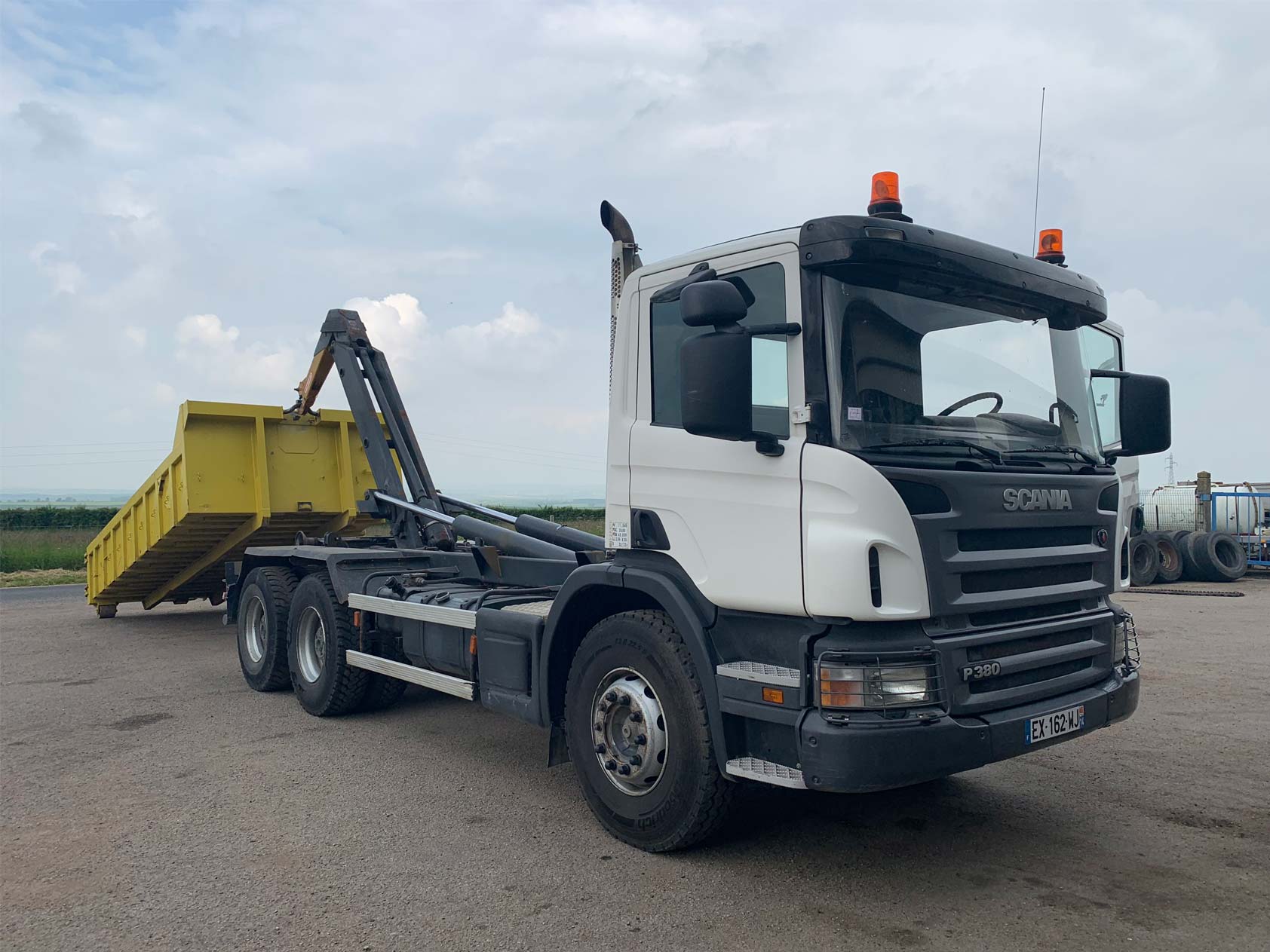 Camion poids lourds benne