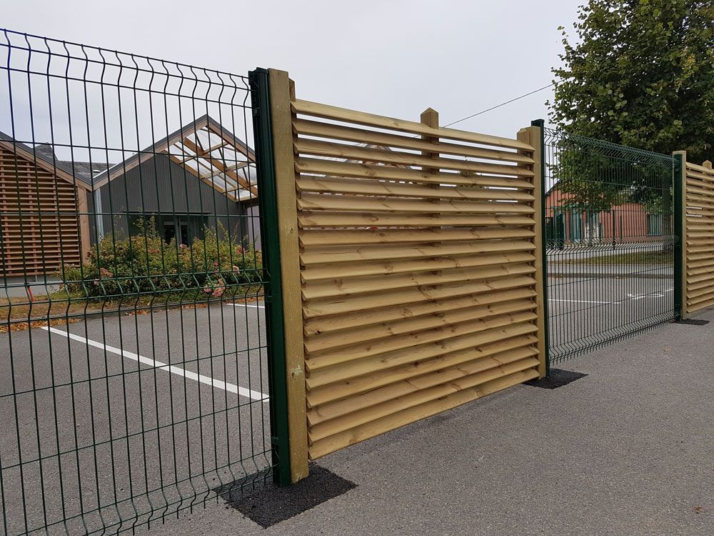 Grille avec palissade coupe soleil