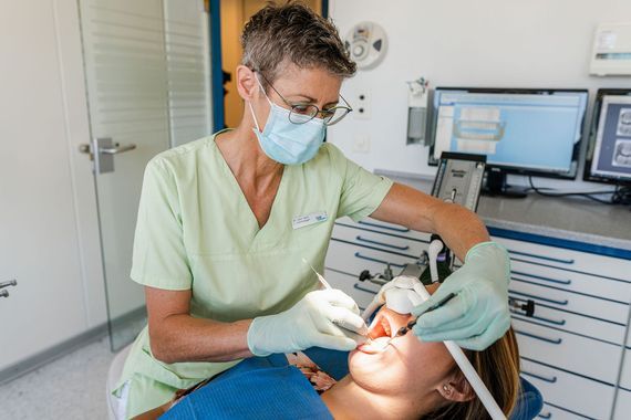 Behandlung | Zahnarztpraxis Leutenegger & Januth | Biel/Bienne