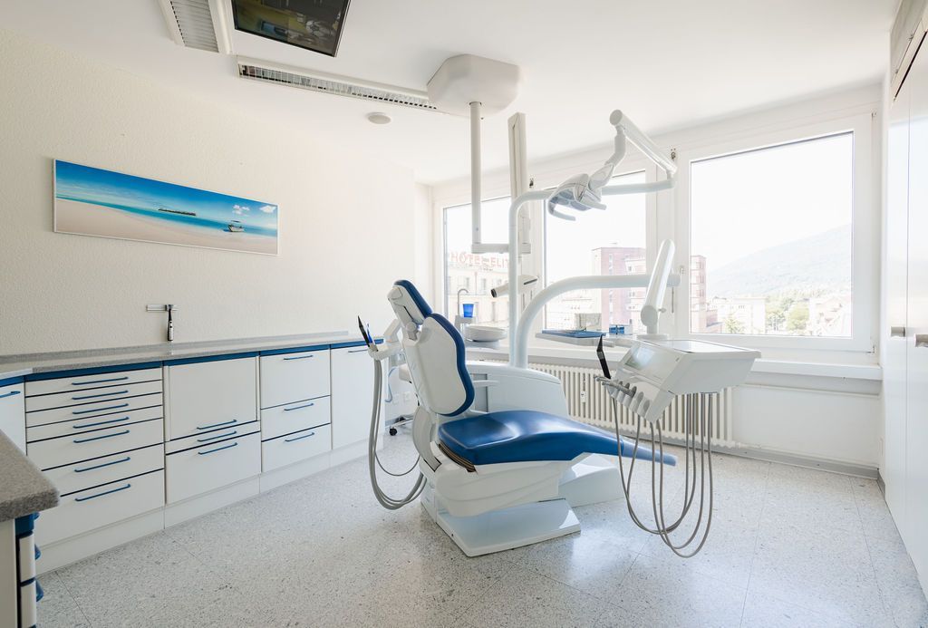 Behandlung | Zahnarztpraxis Leutenegger & Januth | Biel/Bienne