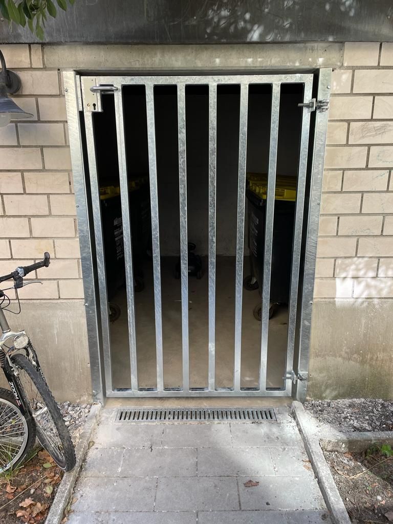 Stahltor zu einem Keller