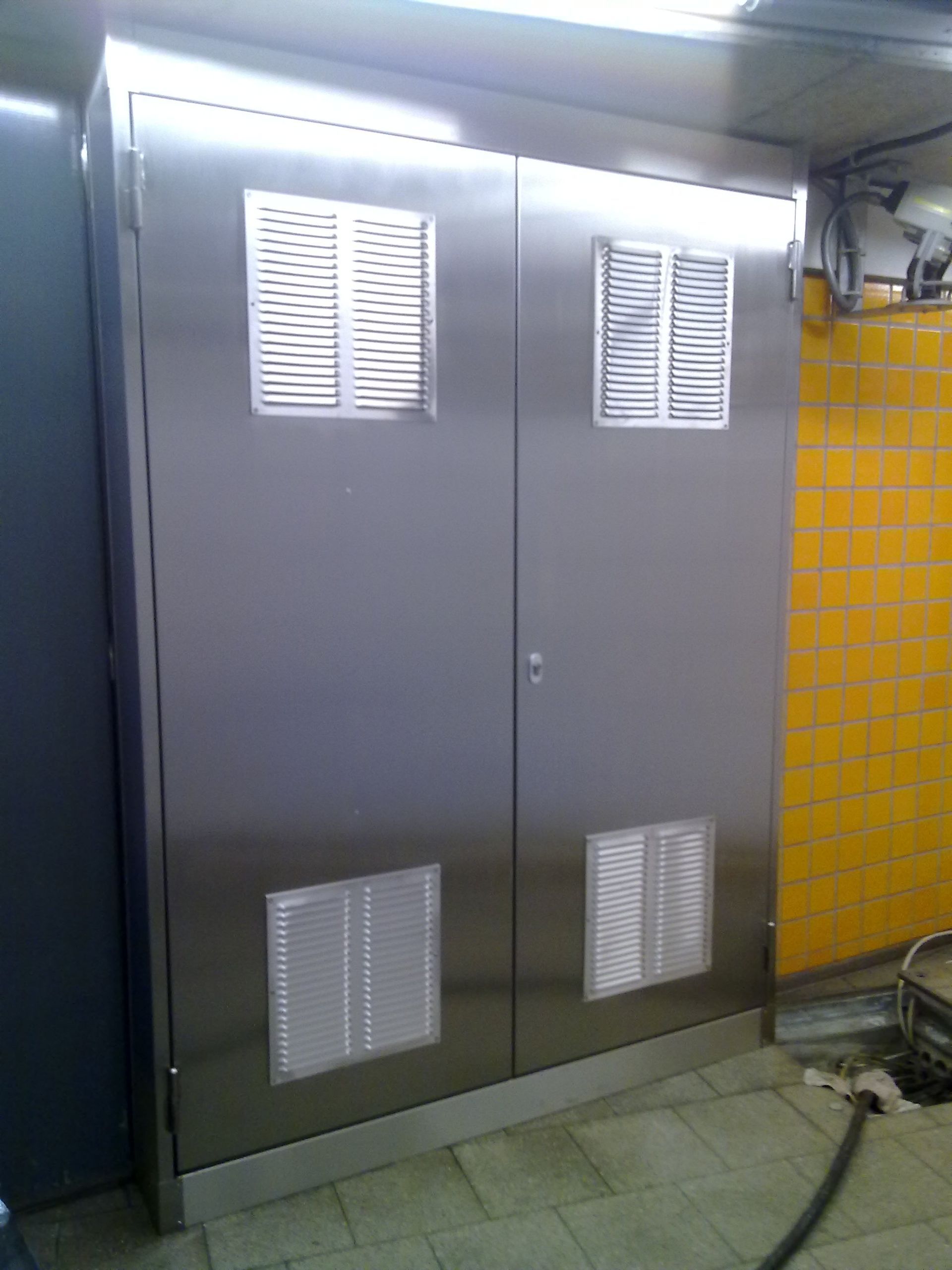 Sonderbau eines Metallspindes als Einbau in eine Wand