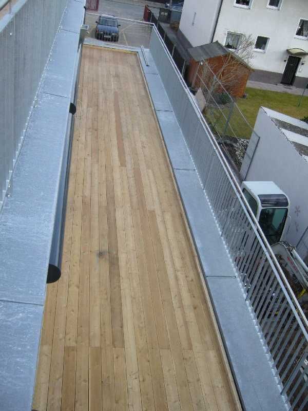 Renovierung und Sanierung des Metallgeländers von einem Balkon