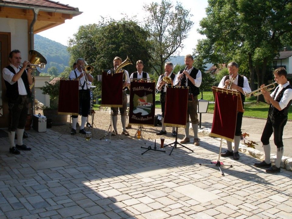 Der Biergarten im Landgasthof zum Wolfsberg