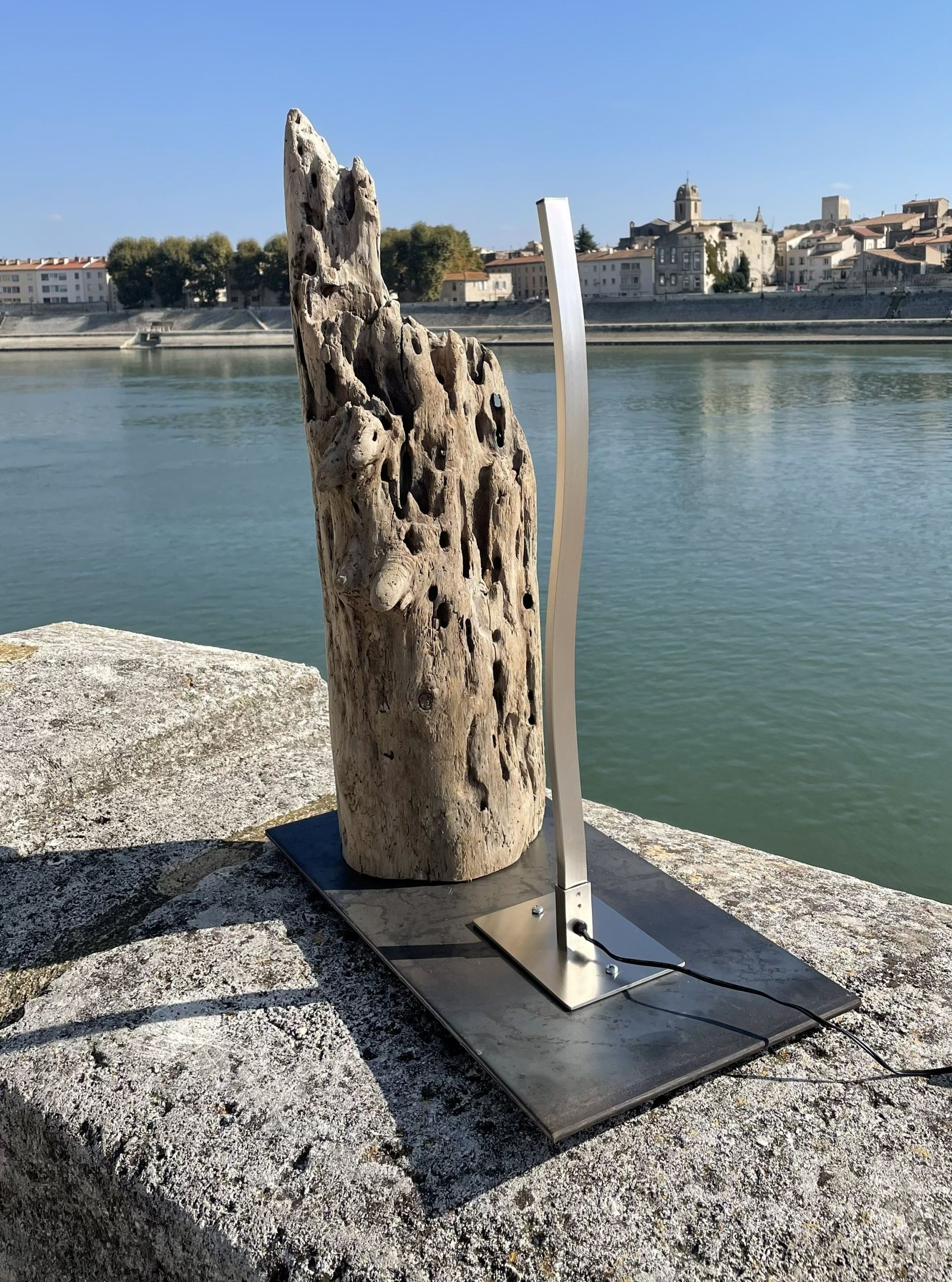Luminaire en extérieur.