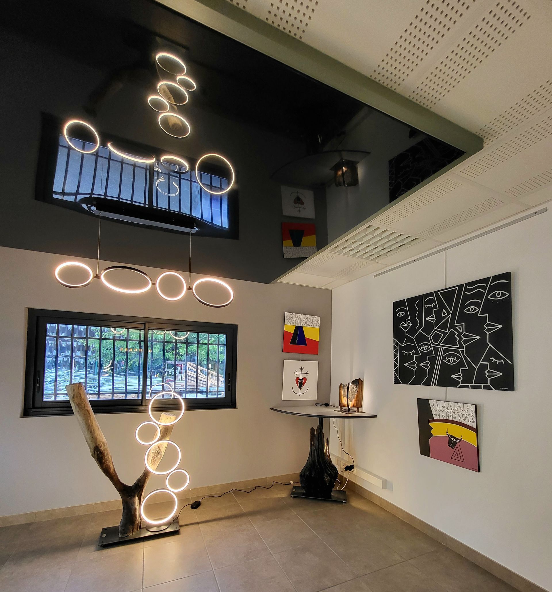 Showroom LightInArles.