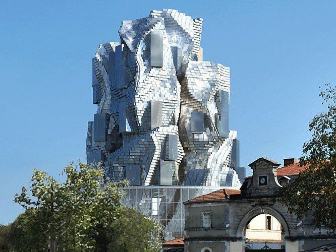 Un bâtiment à Arles.