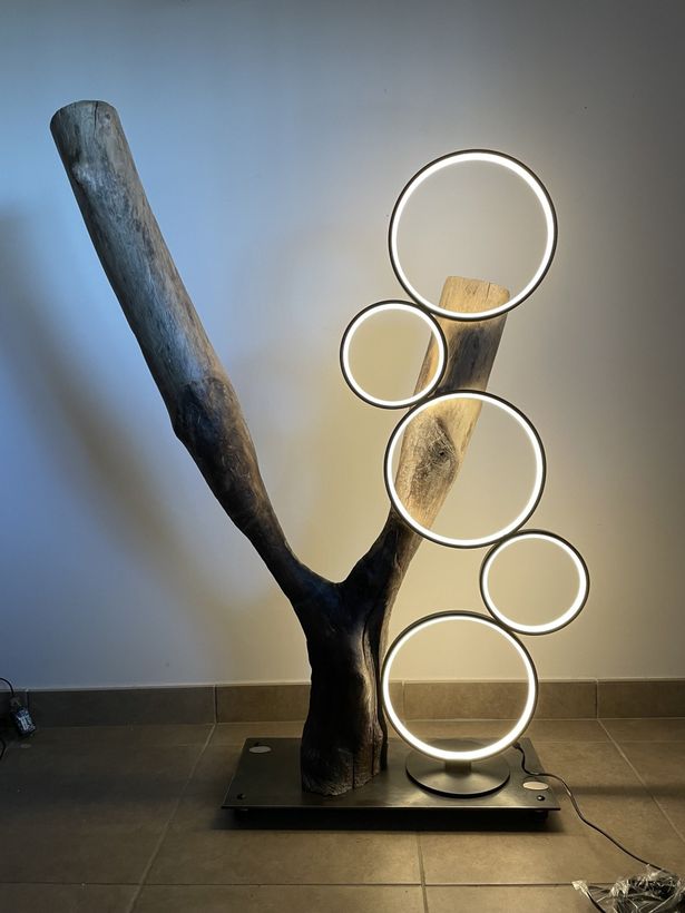 La Manade, luminaire.