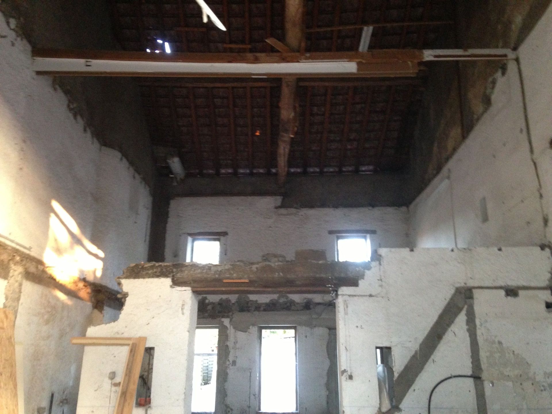 Intérieur avant rénovation de ferme - Ideal Constructions Suisse SA - Vésenaz
