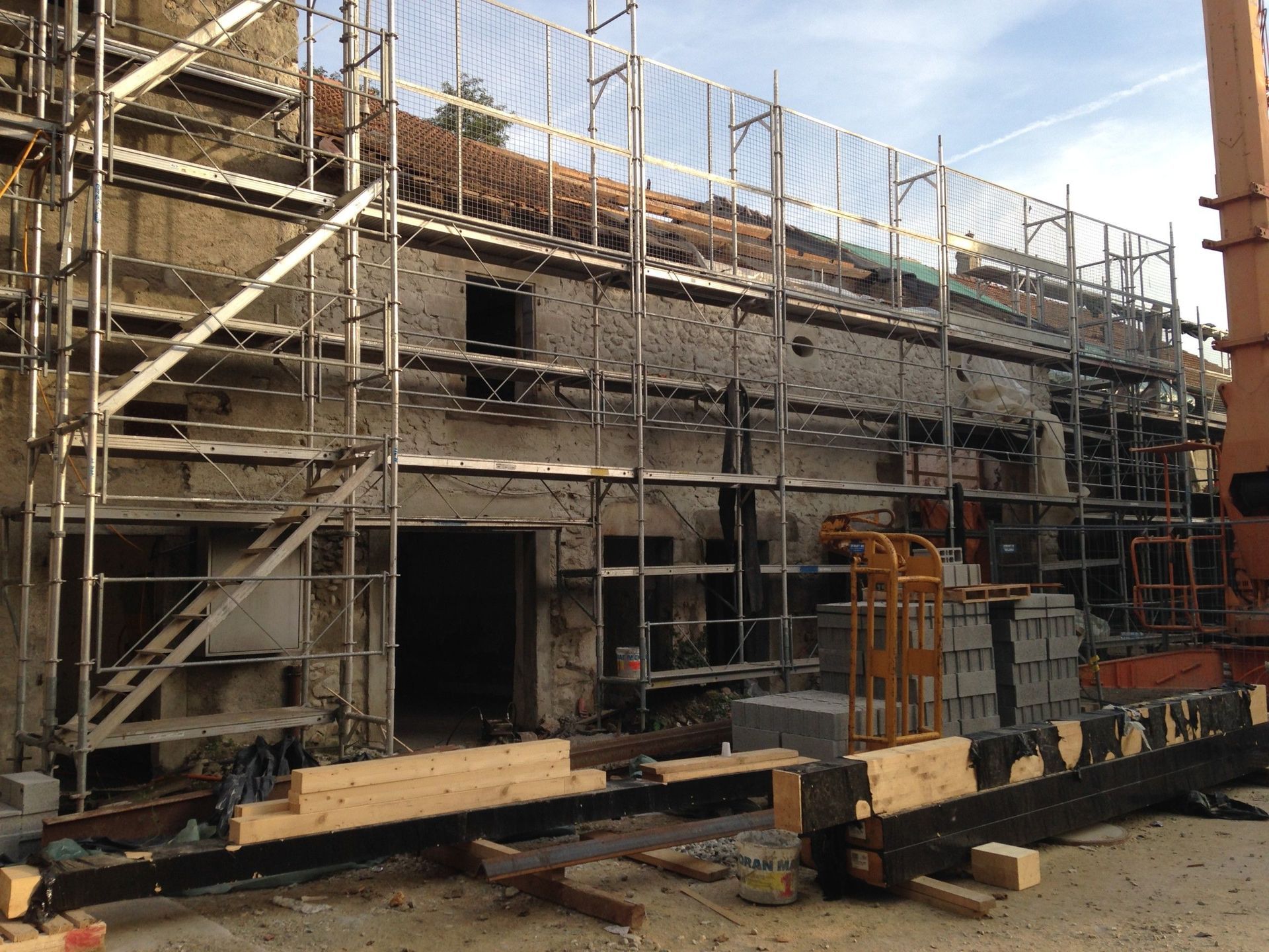 Echafaudage pour rénovation de ferme - Ideal Constructions Suisse SA - Vésenaz
