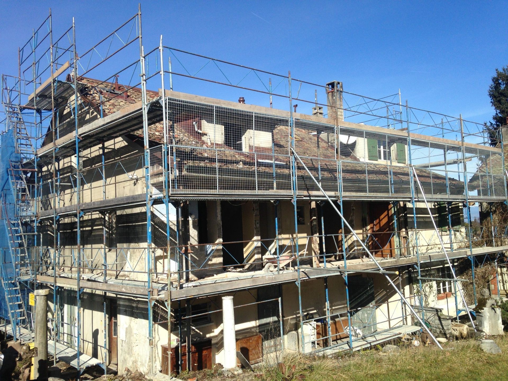 Echafaudage pour rénovation de villa - Ideal Constructions Suisse SA - Vésenaz
