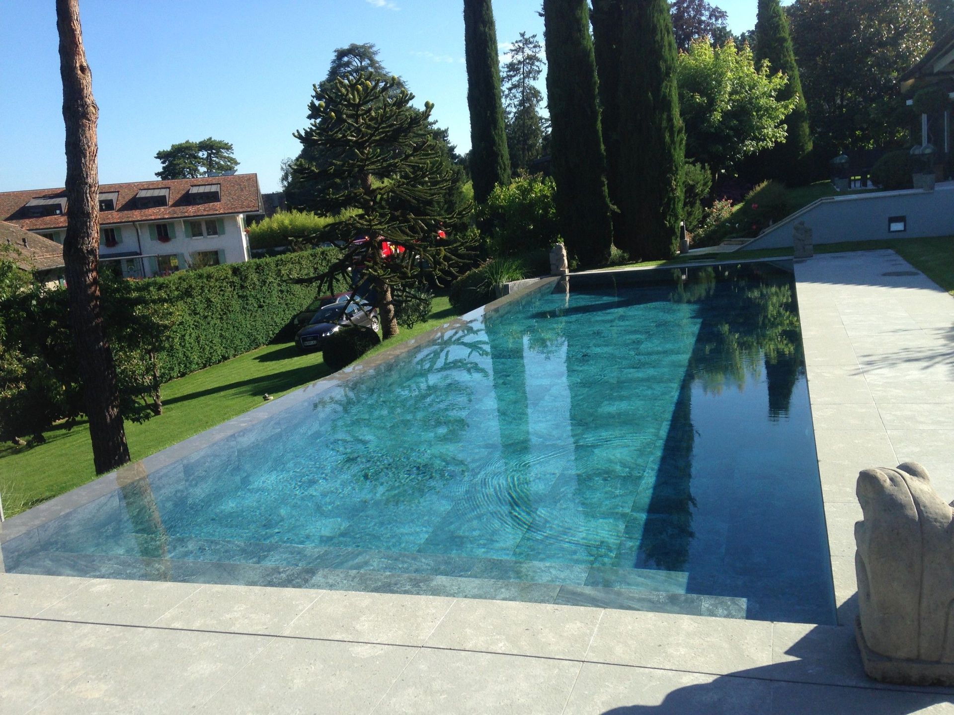 Piscine à débordement - Ideal Constructions Suisse SA - Vésenaz
