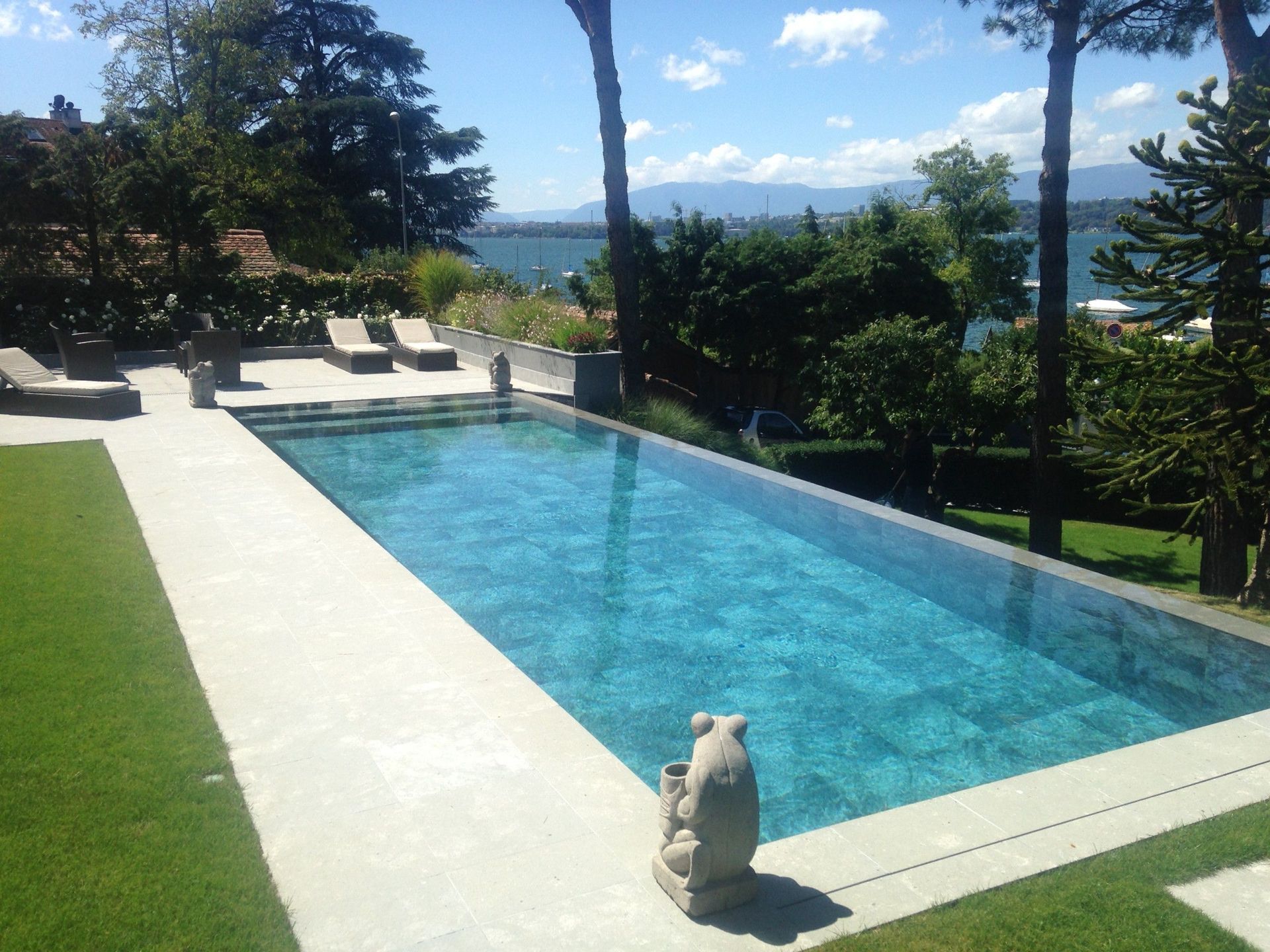 Piscine à débordement - Ideal Constructions Suisse SA - Vésenaz
