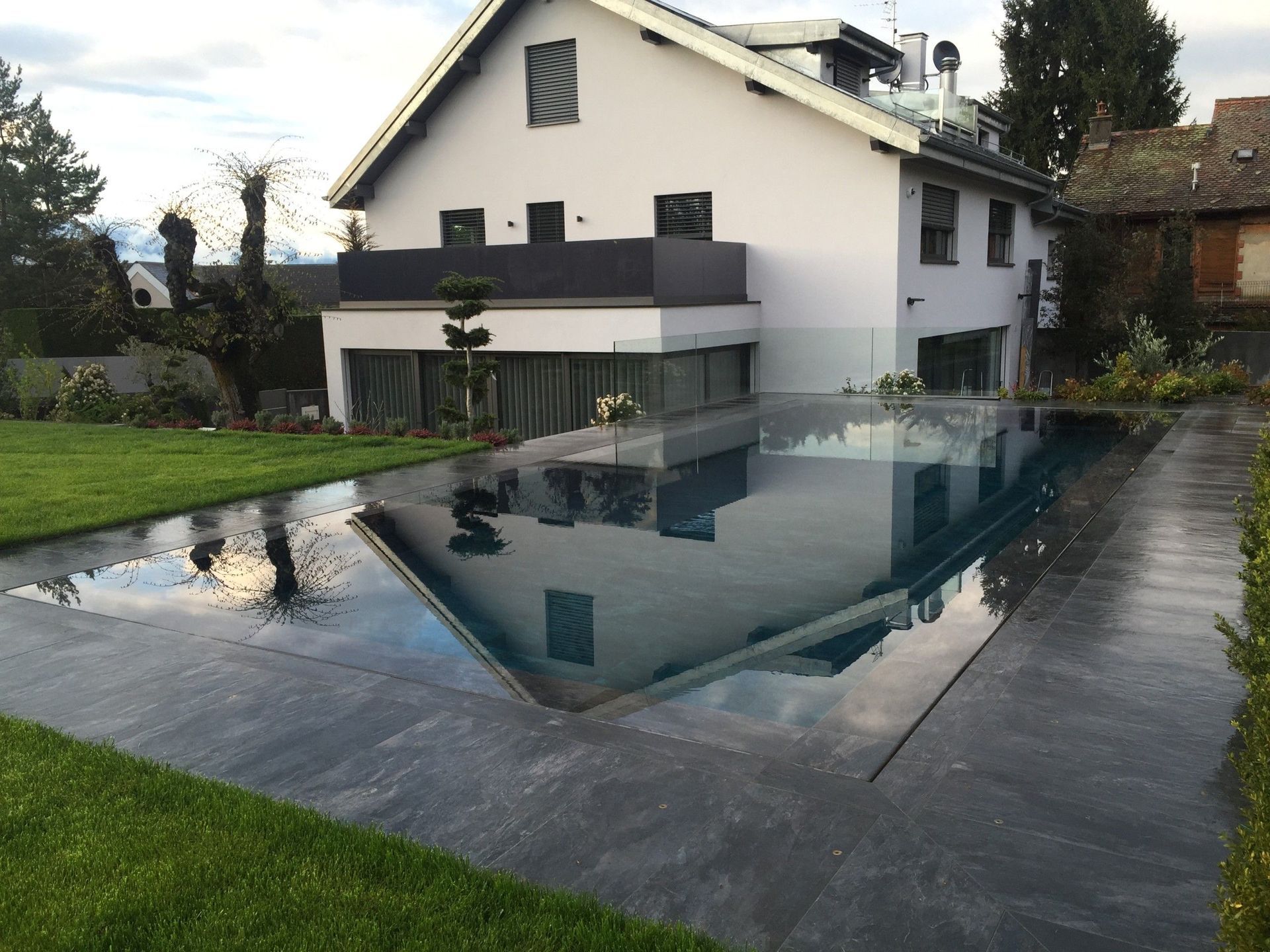 Rénovation de villa avec piscine - Ideal Constructions Suisse SA - Vésenaz
