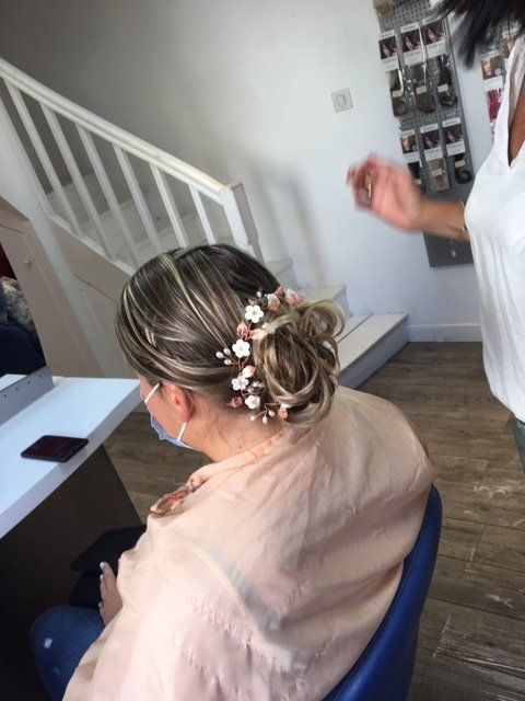 Réalisation d'une coiffure