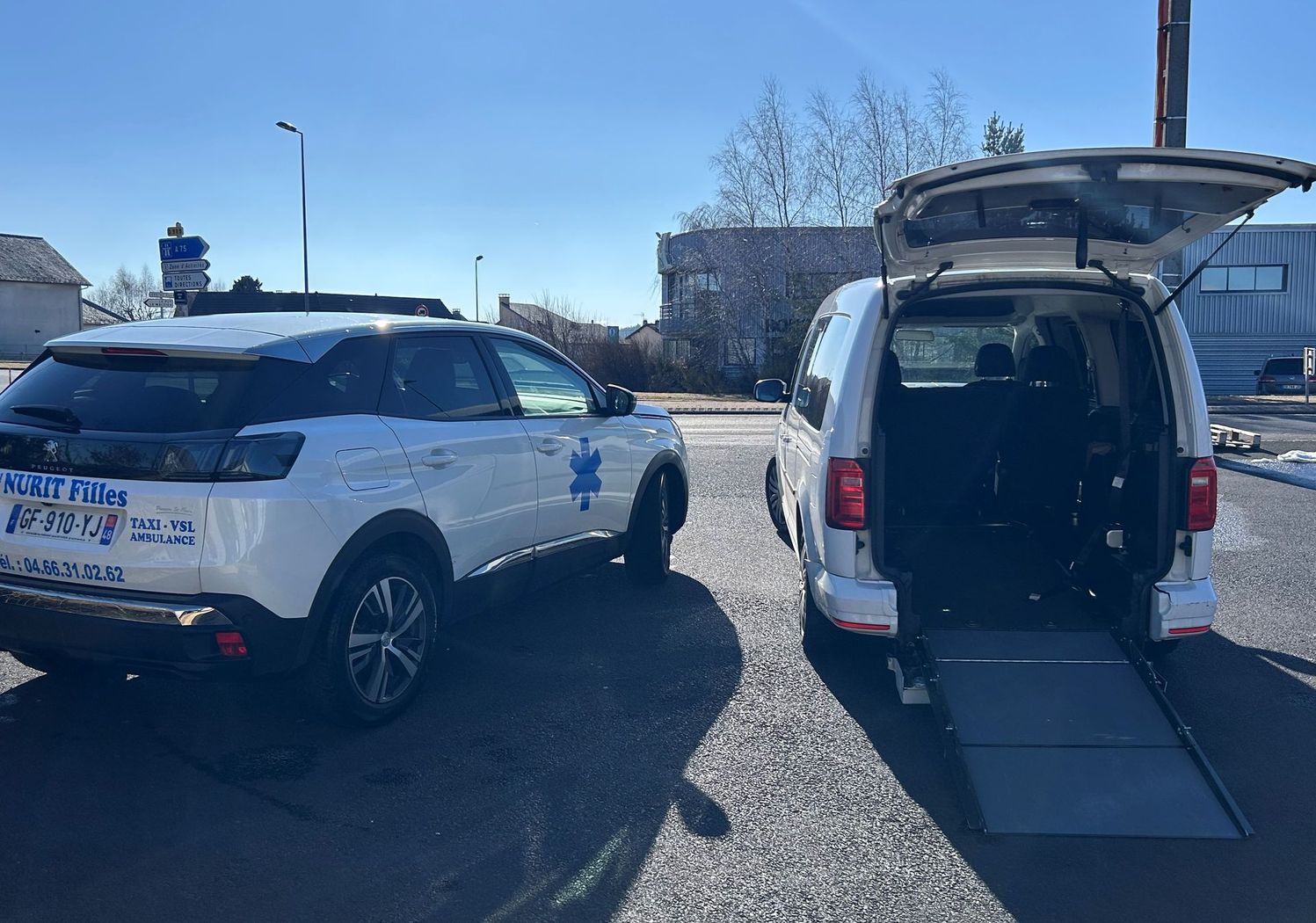 Taxis ambulances vus de derrière