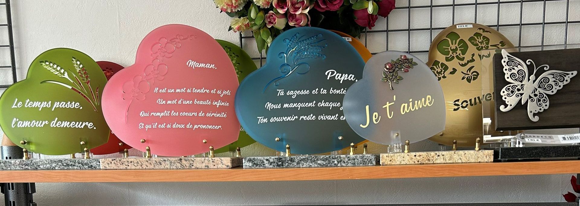 Plaques avec gravures sur le thème de l'amour