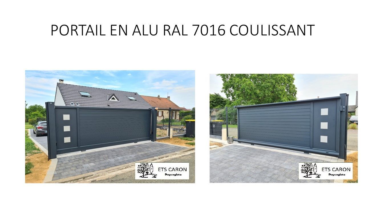 Portail coulissant en aluminium gris foncé dans une allée résidentielle, présenté sous deux angles.