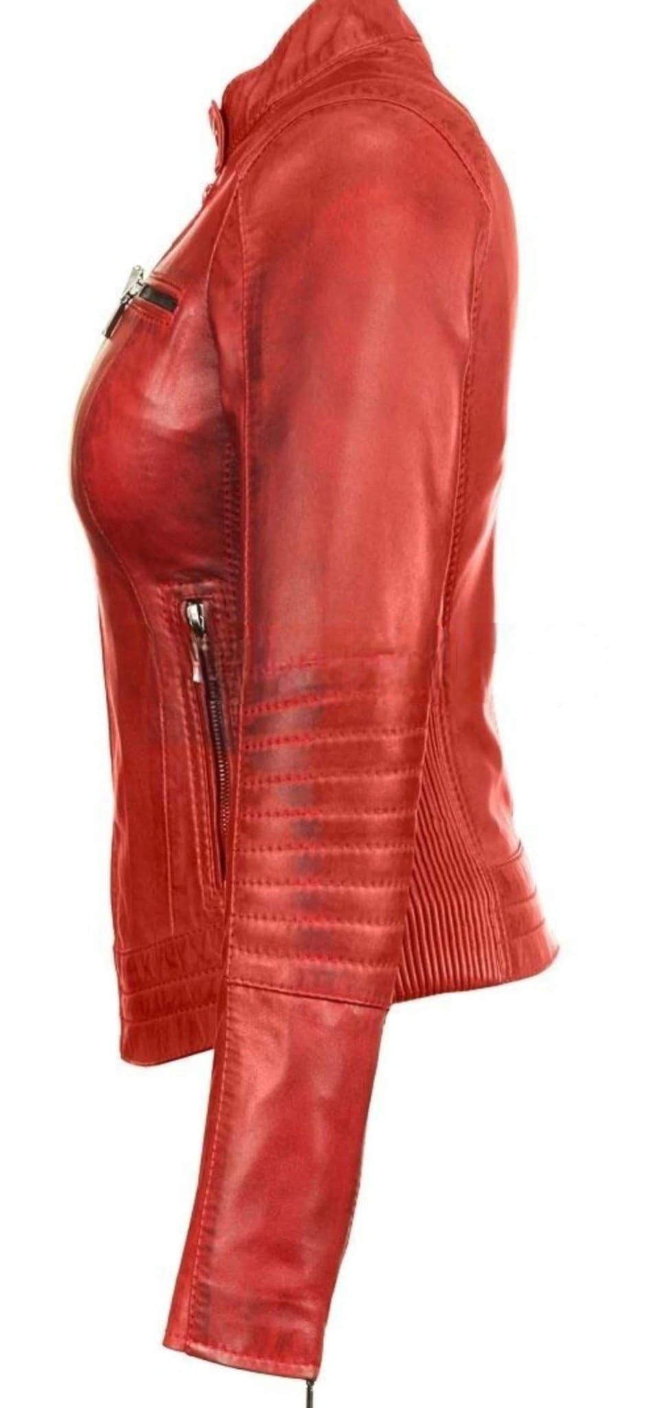 Chaqueta de cuero roja para motociclista con cremalleras, vista lateral.
